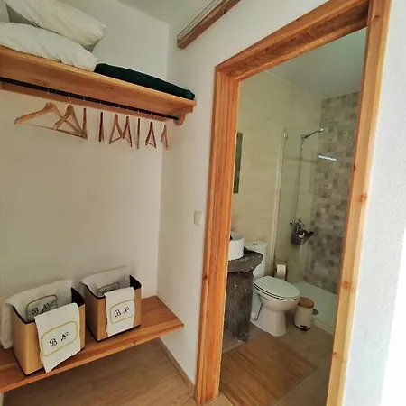 Konukevi Basalto Negro Al Angra do Heroísmo