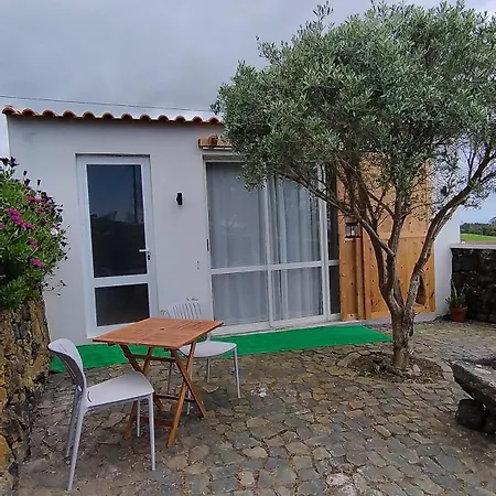 Konukevi Basalto Negro Al 3*