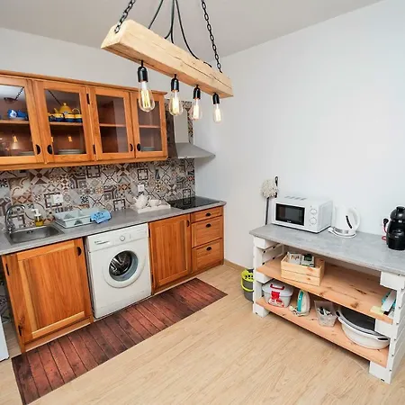 Konukevi Basalto Negro Al 3*