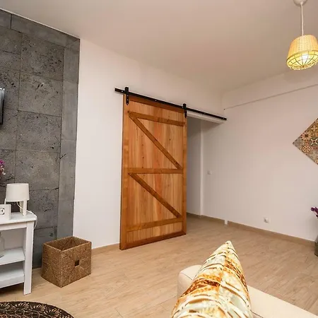 Basalto Negro Al 3* Angra do Heroísmo