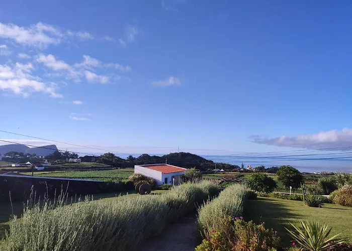 Basalto Negro Al Angra do Heroísmo